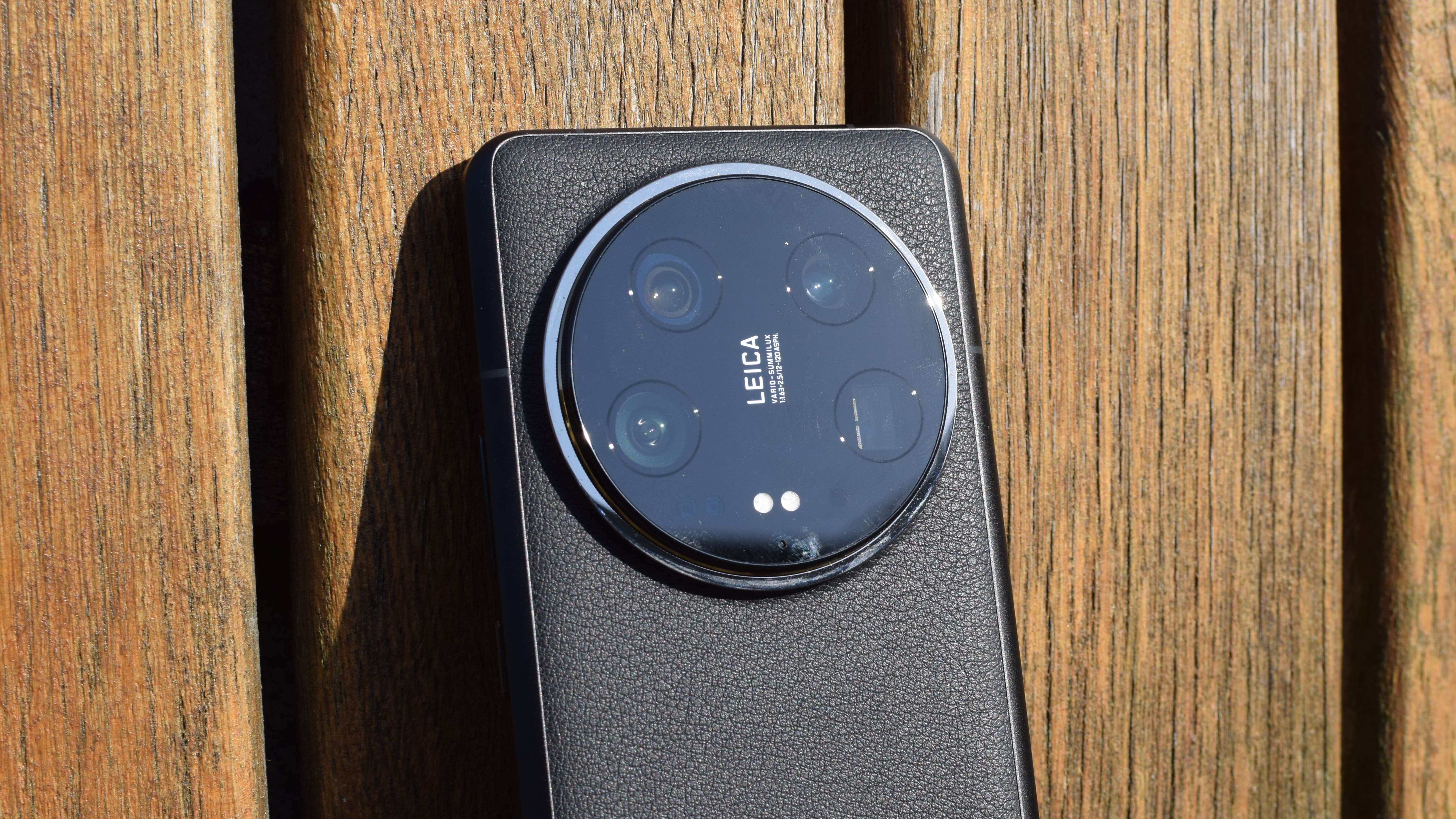 Если слухи о камере Xiaomi 15 Ultra правдивы, она может конкурировать с Galaxy S25 Ultra