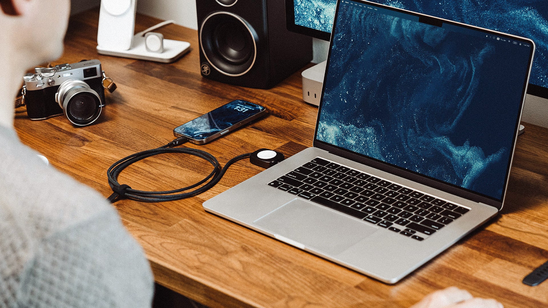 Этот новый кабель для зарядки Apple Watch и USB-C выглядит как идеальный аксессуар для путешествий, но мне не очень нравится его цена