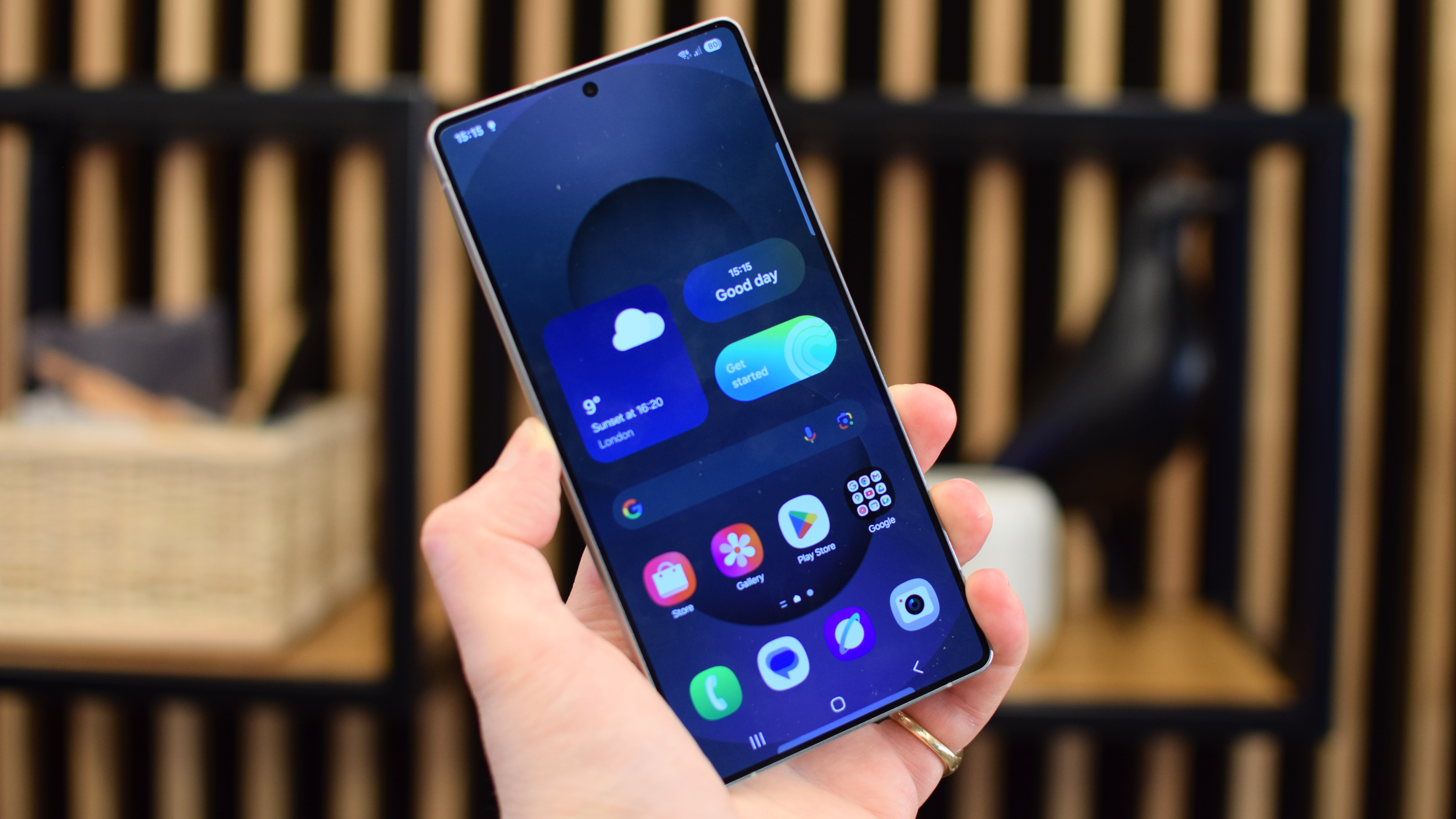 Лучшая программная функция Samsung Galaxy S25 только что получила поддержку Google Maps